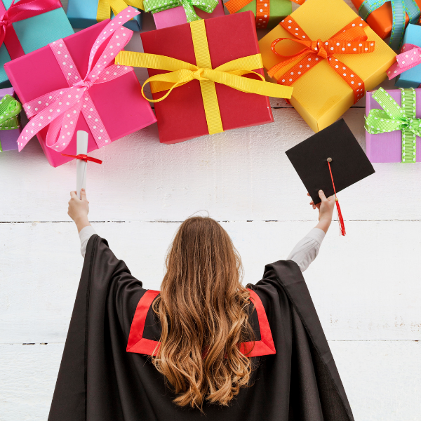 10 Ultimate Graduation Gifts for Her She'll Actually Like