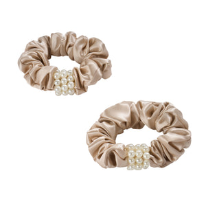 Blissy Champagne Blissy Petite Pearl Scrunchies Lifestyle – Mulberry Silk