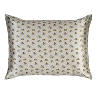 Blissy Chillin' Minions Silk Pillowcase Detail –