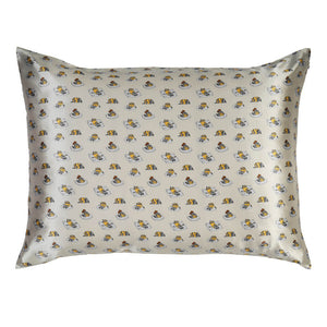 Blissy Chillin' Minions Silk Pillowcase Detail –