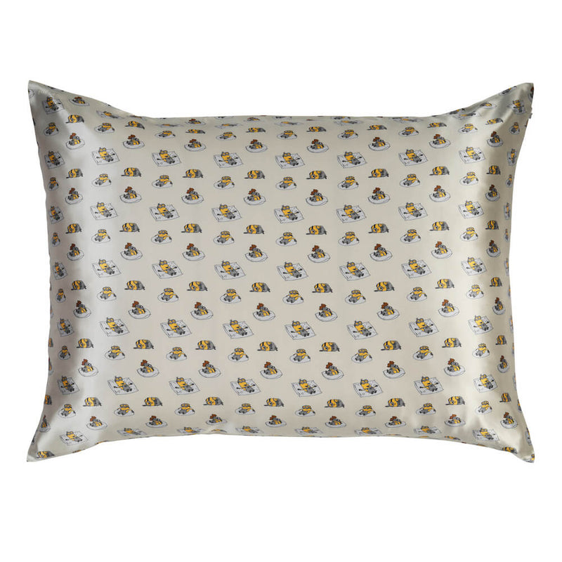 Blissy Chillin' Minions Silk Pillowcase Detail –