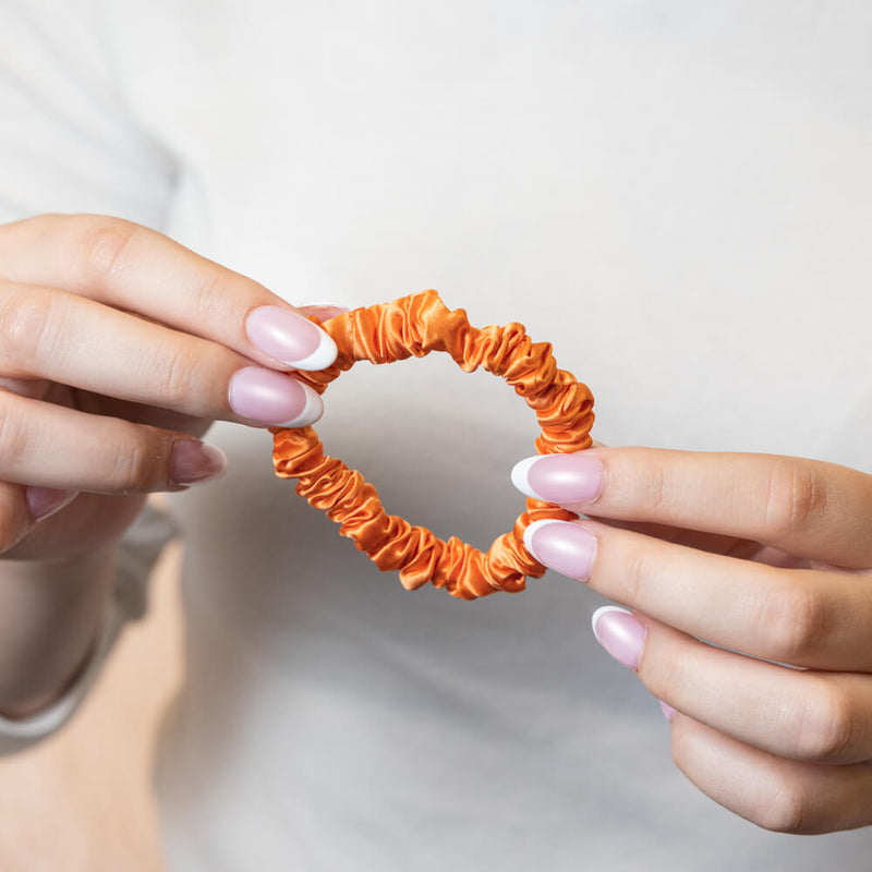 Blissy Coral Silk Blissy Skinny Scrunchies Detail –