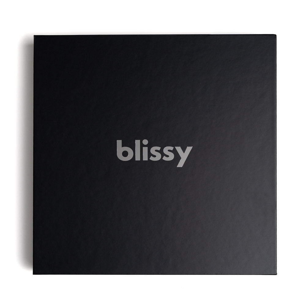 Blissy Silver Silk Blissy Dream Set Detail – Queen