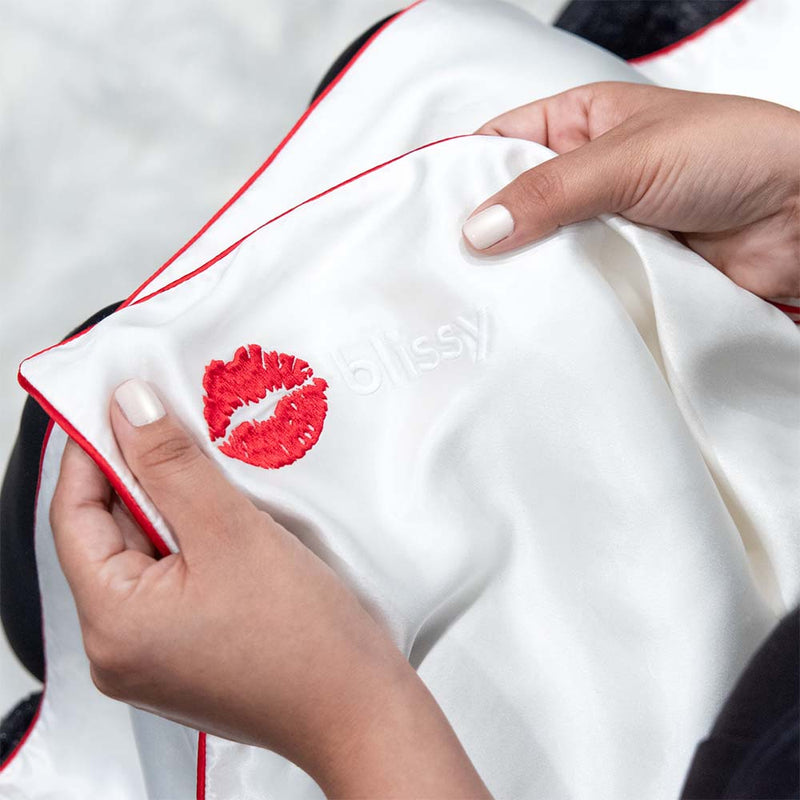 Blissy Marilyn Monroe™ Silk Pillowcase Detail – Queen